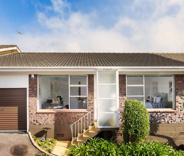 Lovely 2 bedroom unit comes with a garage - Photo 5