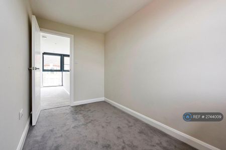 3 bedroom maisonette to rent - Photo 3