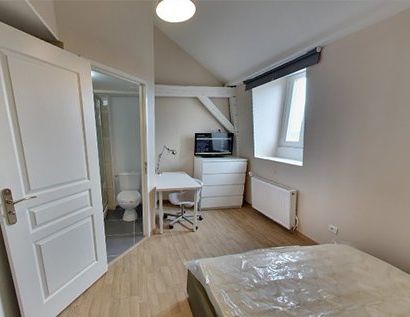 Chambre double entièrement meublée et équipée de 13,51 m² avec salle de bain privative - Photo 1