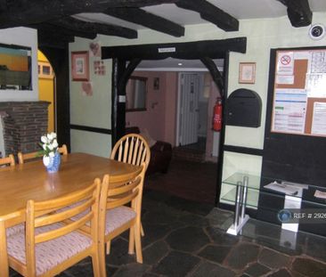 1 bedroom in a house share to rent - Photo 1