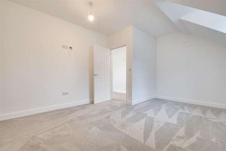 Tudor Court, Ferringham Lane, Ferring, Worthing, BN12 - Photo 2