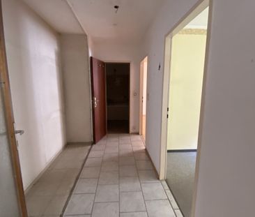 Renovierungsbedürftige 3-Zimmer Wohnung mit Loggia nahe Badesee Hir... - Photo 1