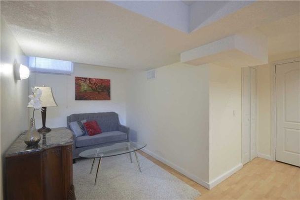 For Lease - 3259 High Springs Crescent Unit# M & U, Mississauga, Ontario - Photo 1
