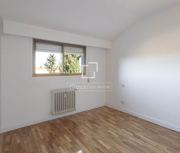 Excellent 6 Bedroom apartment for rent in Majadahonda, Madrid - Photo 5