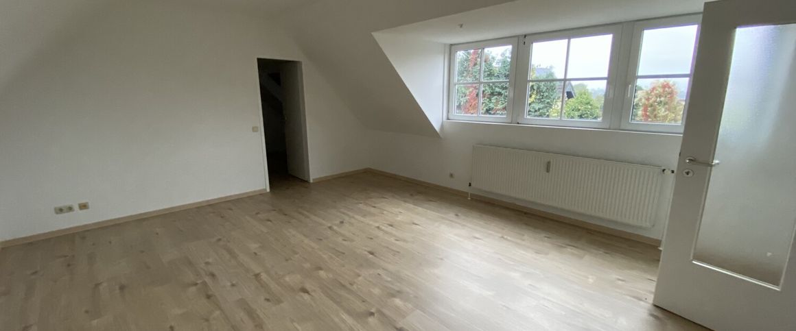 Charmante 2-Zimmer Dachgeschosswohnung in Aachen-Eilendorf! - Foto 1