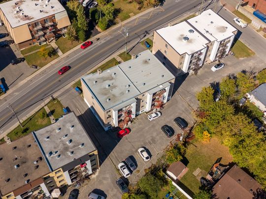 28 Boul. St-Elzear O., #5 - Photo 1