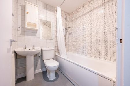 1 bedroom ground floor flat to rent - Photo 5