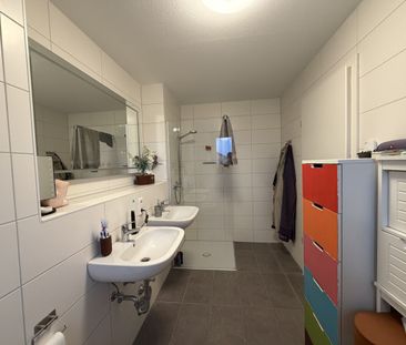 Großzügig geschnittene Wohnung, unweit der Königsheide ***Balkon***... - Photo 1