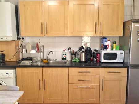 Room in a Shared Flat, Whitethorn Street, E3 - Photo 3