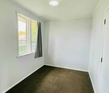 1.5 bedroom unit with carport - Photo 4