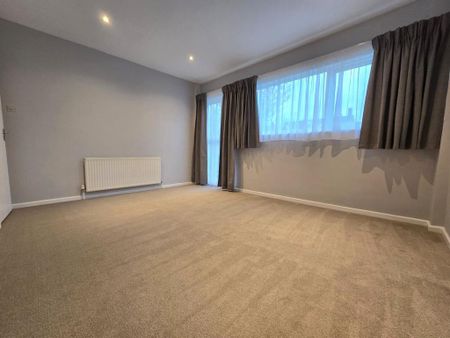 3 bedroom detached house to rent - Photo 4