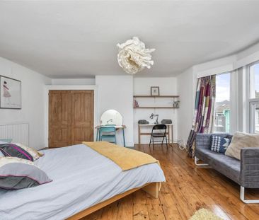 5 bedroom end of terrace house to rent - Photo 1