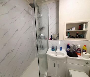 2 bedroom semi-detached bungalow to rent - Photo 6