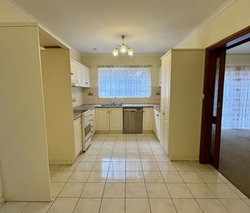 27 Karina Crescent, Holden Hill SA, Belconnen - Photo 5