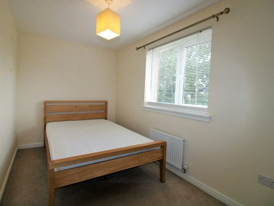 Terraced House to rent on - Photo 1