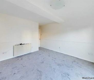 2 bedroom property to rent in Bourne End - Photo 3