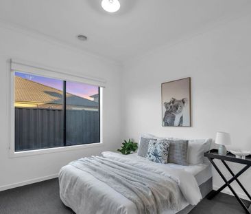 Beautiful Home in a Great Location! - Photo 5