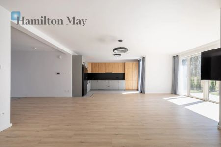 Elegancki dom w Lusinie - nowoczesna nieruchomość z dużym ogrodem - Фото 2