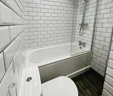 2 bedroom Flat To Let - Photo 6