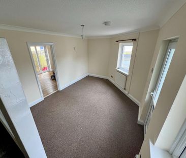 3 bedroom detached house to rent - Photo 3