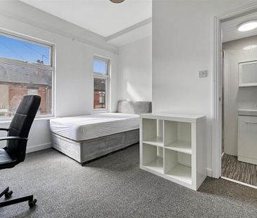 4 bedroom terraced house to rent - Photo 6