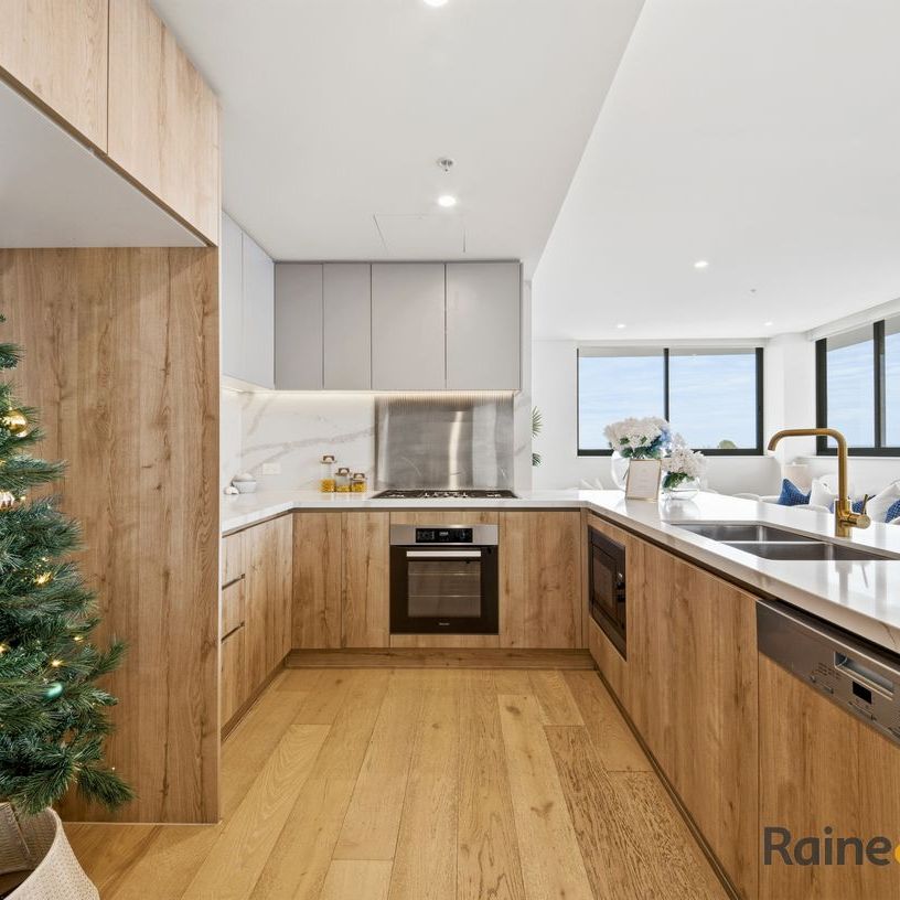 Triple-Aspect Executive Penthouse - Photo 1