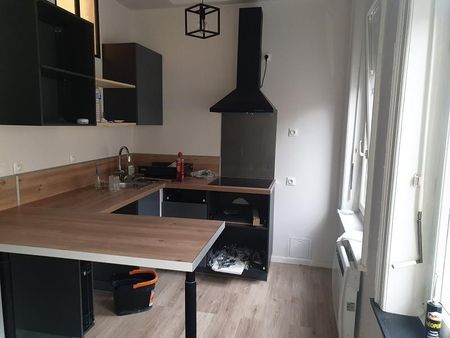 Appartement à Louer à LILLE 877 € - Photo 3
