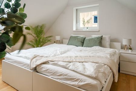 Charmante Dachgeschosswohnung in ruhiger Lage - Photo 4