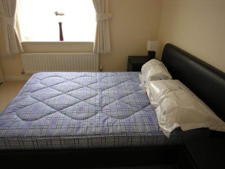 2 bedroom Apartment to rent - Photo 3