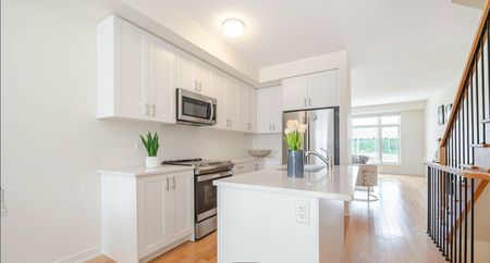 For Lease - 2594 Castlegate Crossing, Pickering, Ontario - Photo 2