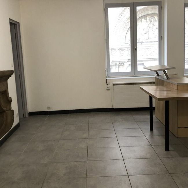 Appartement - 2 pièces - 39,69 m² - Saint-Étienne - Photo 1