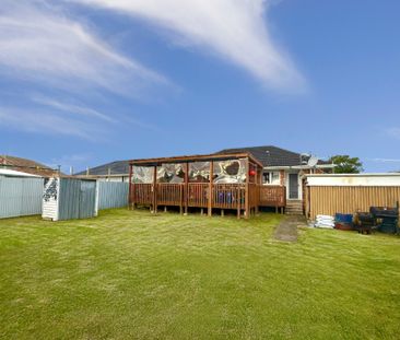Family-Ready, Ample Parking & Fully Fenced � Don't Miss Out! - Photo 3