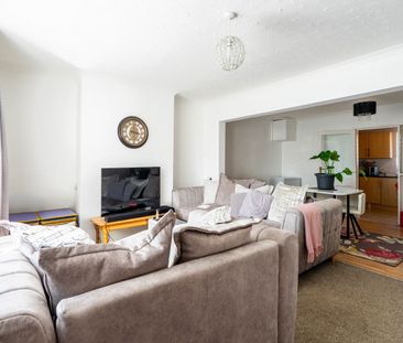3 Bedroom - Photo 4