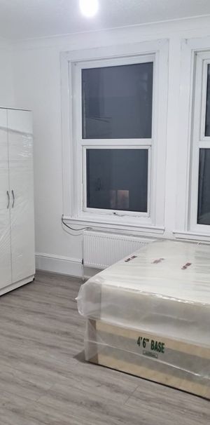 Room in a Shared Flat, Francis Road, E10 - Photo 1