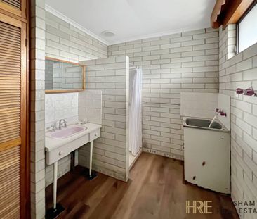 AFFORDABLE & CENTRAL UNIT - Photo 6