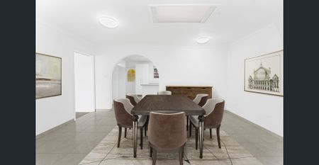 4 bedroom family home - Photo 2