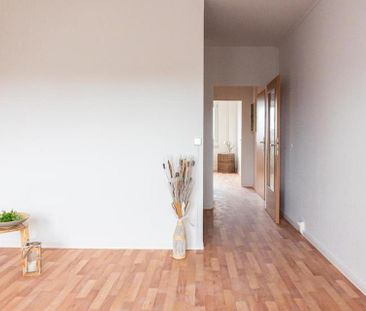 Kleine 2-Raum-Wohnung mit offener Küche - Photo 1