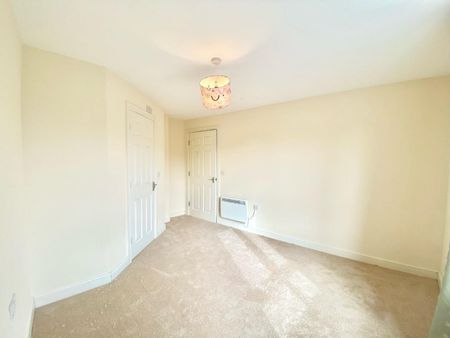 2 bedroom Flat To Let - Photo 5