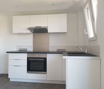 A LOUER STUDIO -SAINT RAPHAEL, - Photo 3