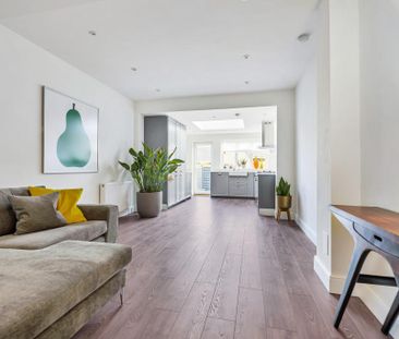 3 bedroom terraced house to rent - Photo 1