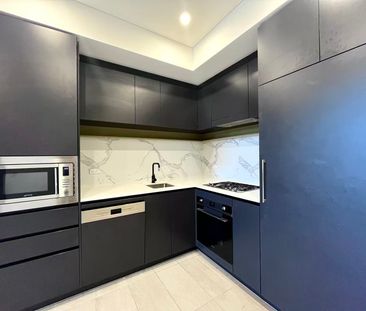 Near New one bedder apartment with study in the heart of Melrose Park - Photo 6