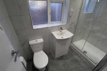 3 bedroom semi-detached house to rent - Photo 4