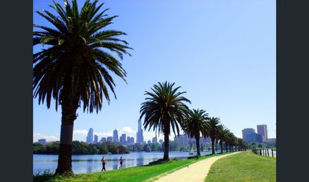 22/17 Queens Road MELBOURNE - Photo 5