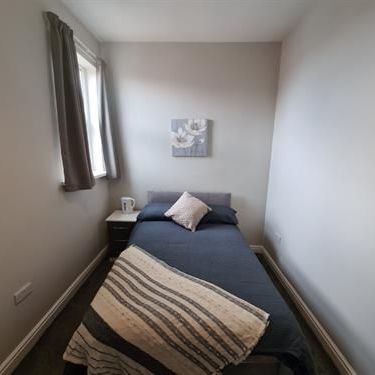 Room 3, 1 Carr View Avenue, Balby - Photo 1