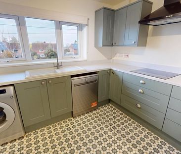 3 bedroom flat to rent - Photo 4