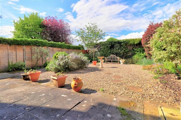 Whittle Close, Whetstone, Leicester - Photo 1