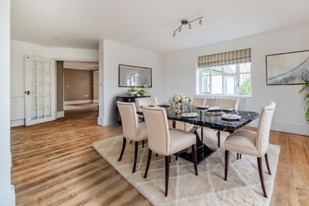 5 bedroom detached house to rent - Photo 4