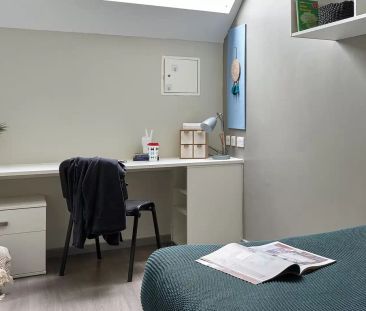 Penthouse Ensuite - Photo 1