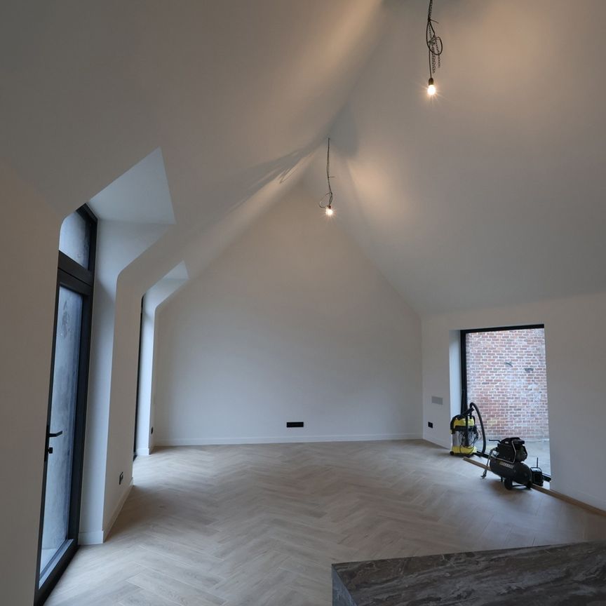 Een ruime gerenoveerde woning met 4 slaapkamers. - Foto 1