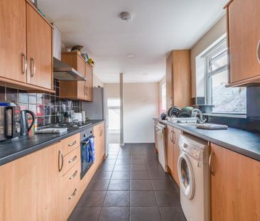 5 bedroom maisonette to rent - Photo 1